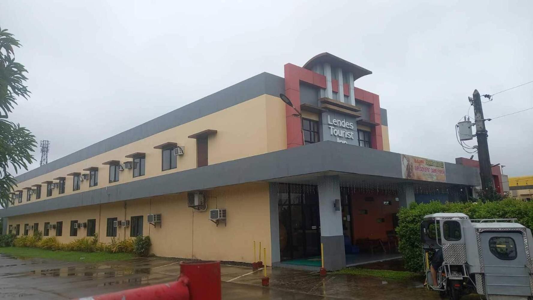 Oyo 1037 Lendes Tourist Inn Main Naga  Esterno foto