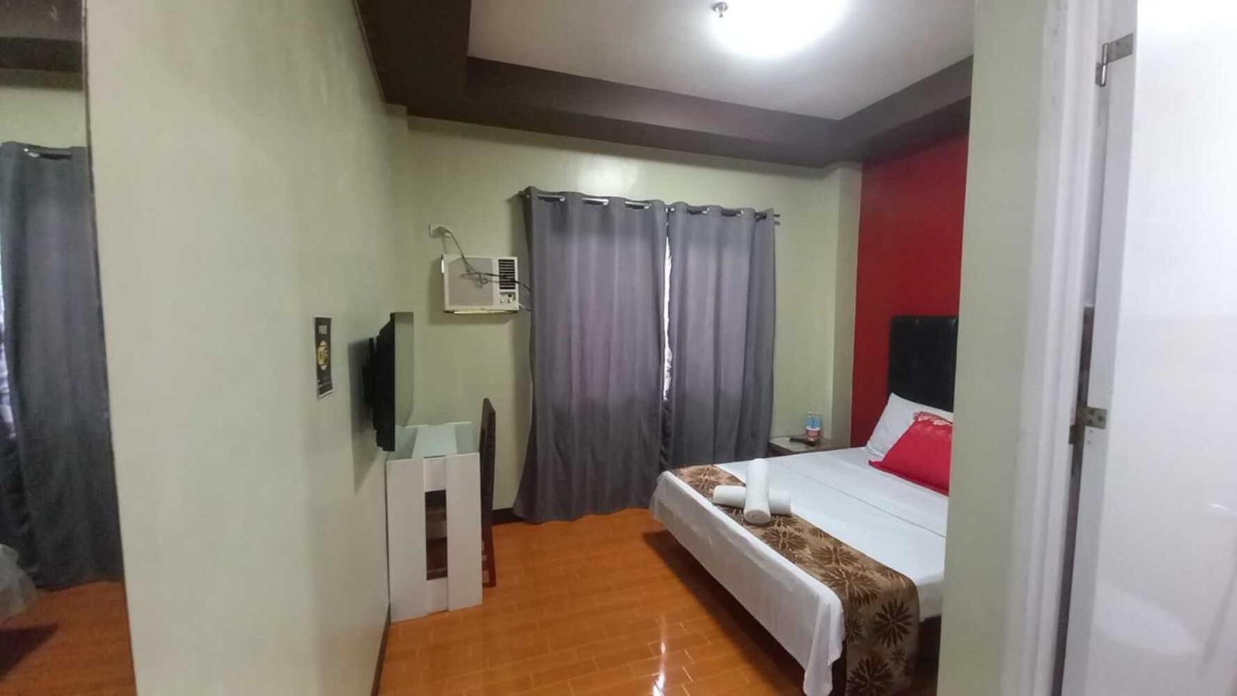 Oyo 1037 Lendes Tourist Inn Main Naga  Esterno foto